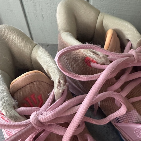 NIKE | KYRIE 7 EP 1 World 1 People-Regal pink men’s women’s unisex | Sz 8.5 - Picture 4 of 7